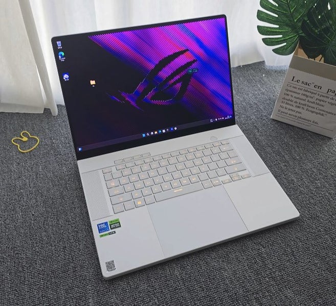 ASUS ROG Zephyrus G16 RTX 5070 Gaming Laptop 16 2.5K 240Hz OLED Brand New - GreshamTech