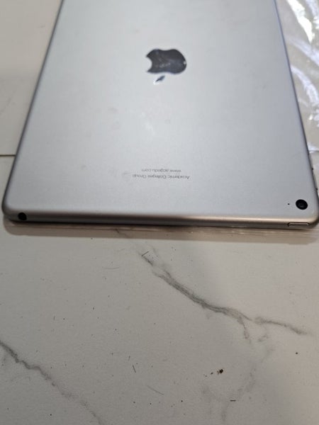 iPad Air 2 2014 64GB WIFI software bypassed (A1566 / 9.7'' inch) 0772 - GreshamTech