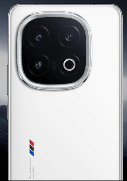 iQOO 13 12+256GB Qualcomm Snapdragon 8 Elite Brand New - GreshamTech