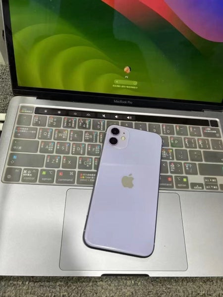 iPhone 11 128GB Dual Sim 4G unlocked Good condition - GreshamTech