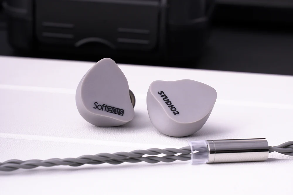 SOFTEARS STUDIO 2 Dual Balanced Armature Drivers In-ear Headphone - GreshamTech