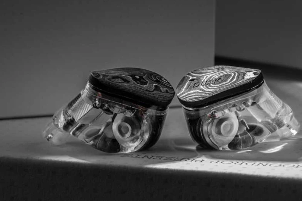 MOONDROP x Crinacle DUSK 2DD+2BA+2Planar In-ear Headphone - GreshamTech
