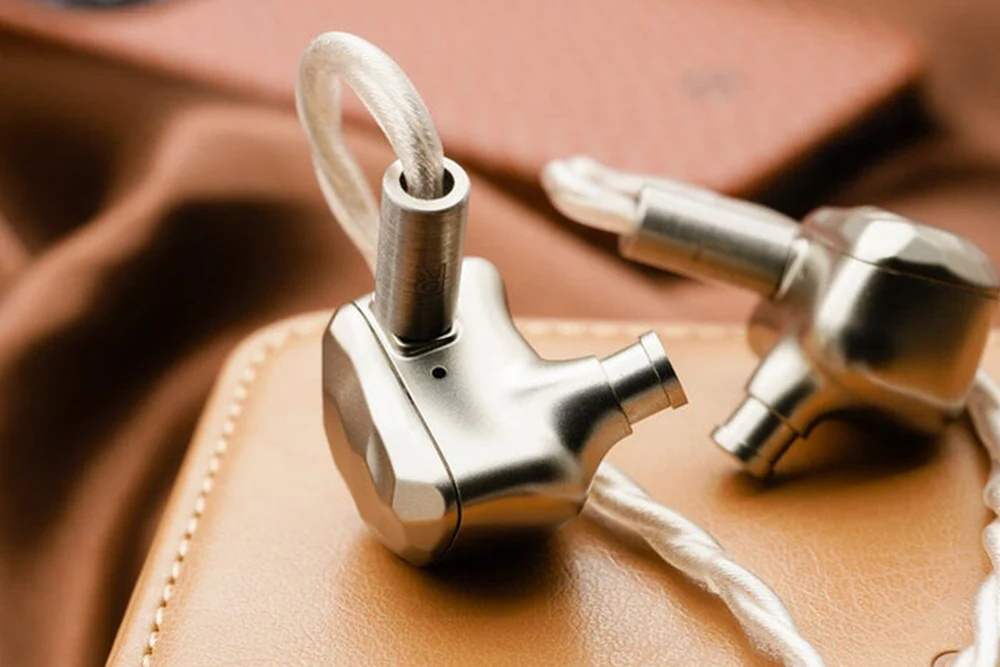 ASTROTEC Phoenix 6 4EST+BA+DD In-Ear Headphone - GreshamTech