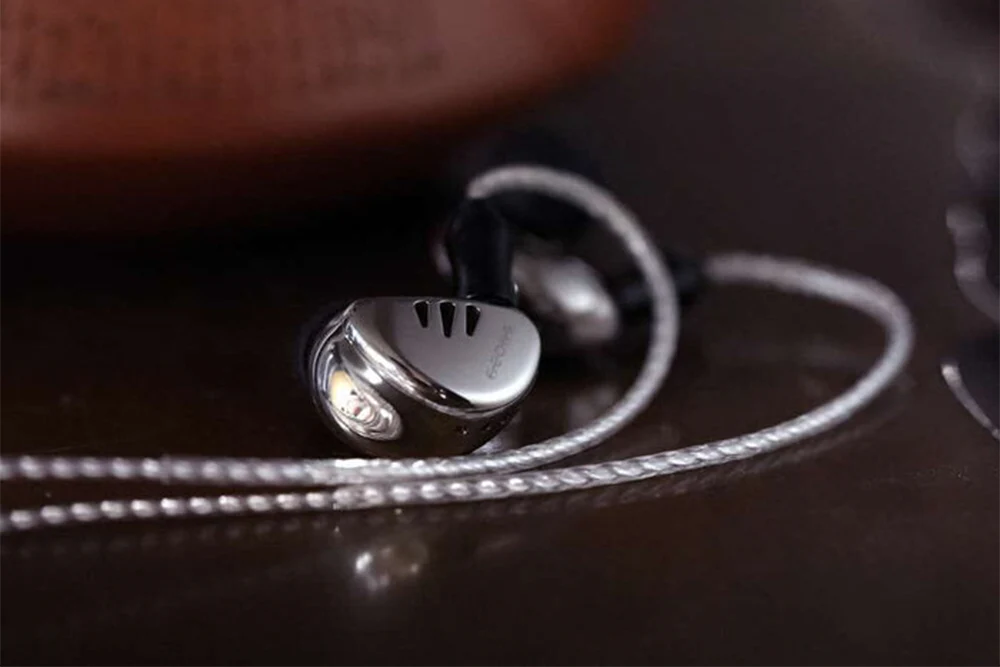 SHOZY Black Hole Mini 8mm Dynamic Driver In-Ear Headphone - GreshamTech