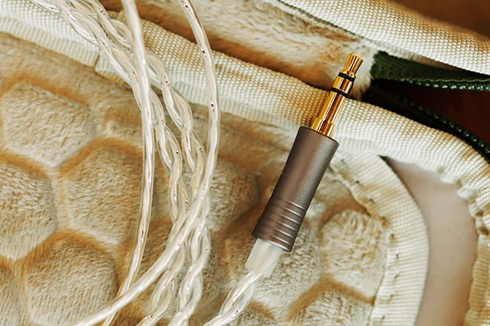 SHANLING SONO S 2DD+1BA In-ear Headphone - GreshamTech