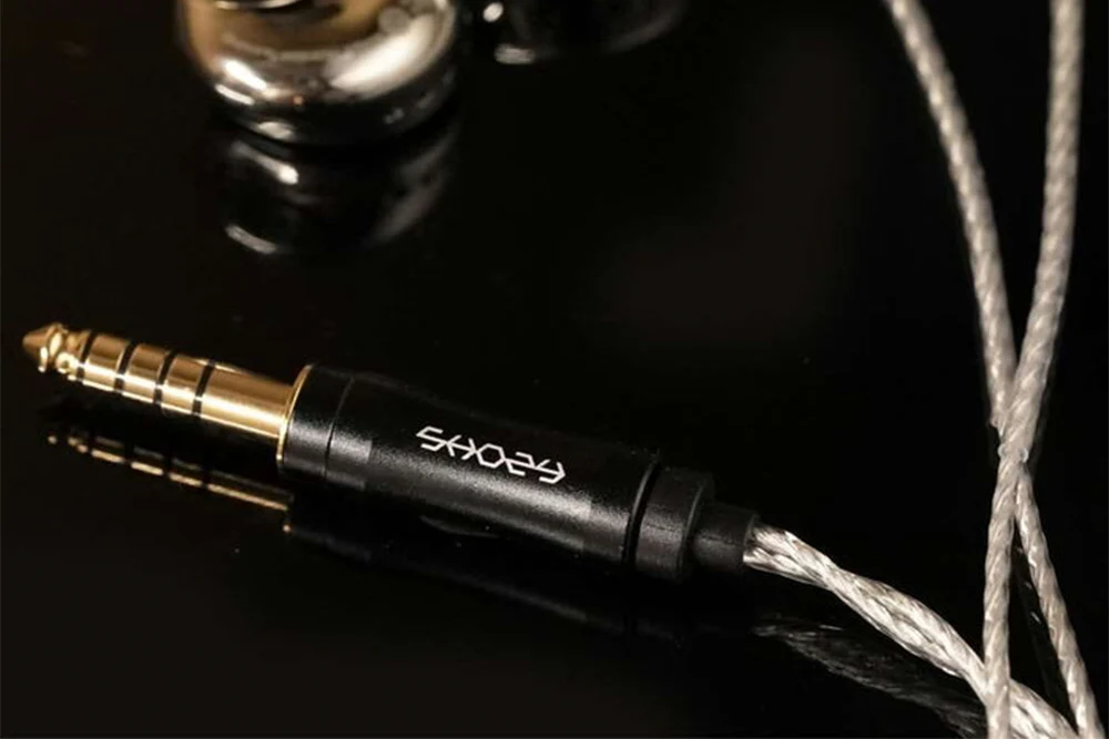 SHOZY Black Hole Mini 8mm Dynamic Driver In-Ear Headphone - GreshamTech