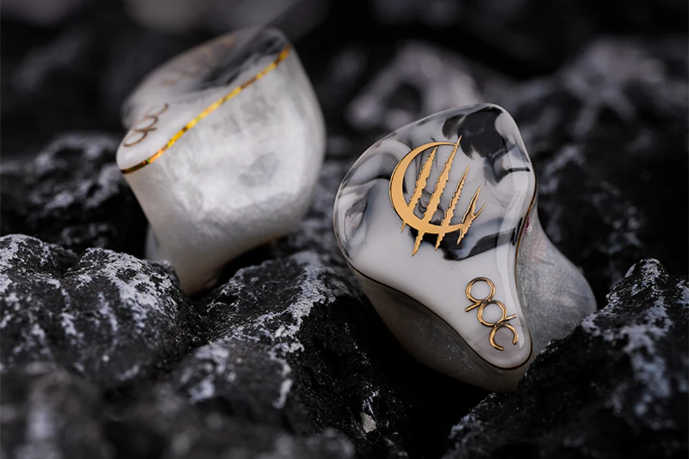 QDC x Aiuto White Tiger II 6BA+2EST In-Ear Headphone - GreshamTech