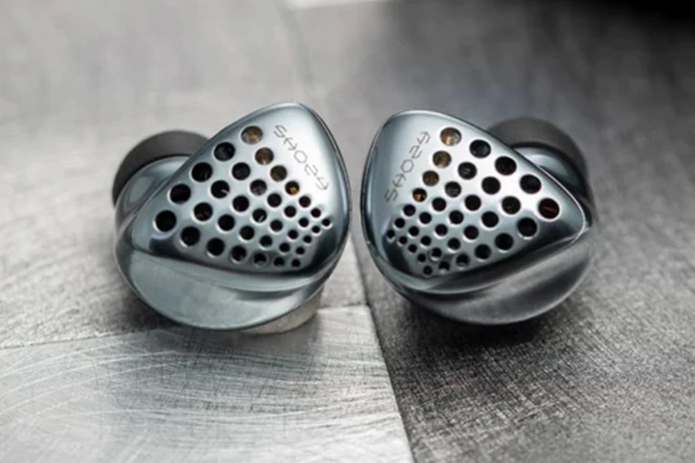 SHOZY Black Hole Dynamic Driver In-Ear Headphone - GreshamTech