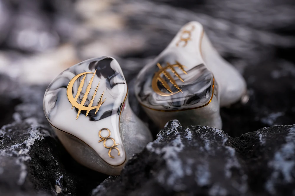 QDC x Aiuto White Tiger II 6BA+2EST In-Ear Headphone - GreshamTech