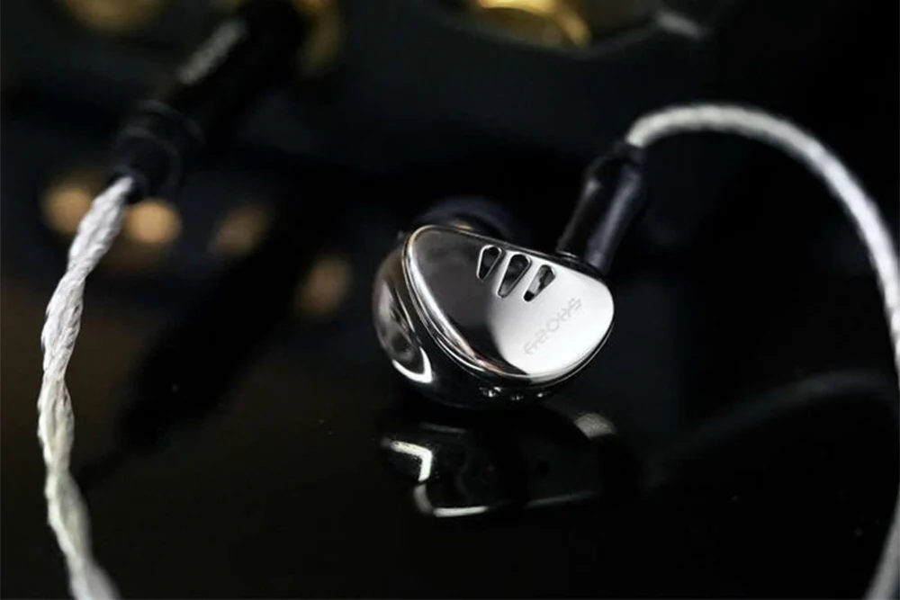 SHOZY Black Hole Mini 8mm Dynamic Driver In-Ear Headphone - GreshamTech