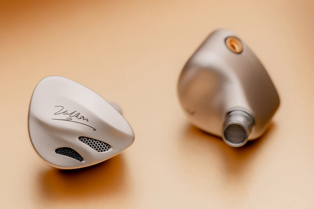 DUNU VULKAN 2 2DD+6BA In-ear Headphone - GreshamTech