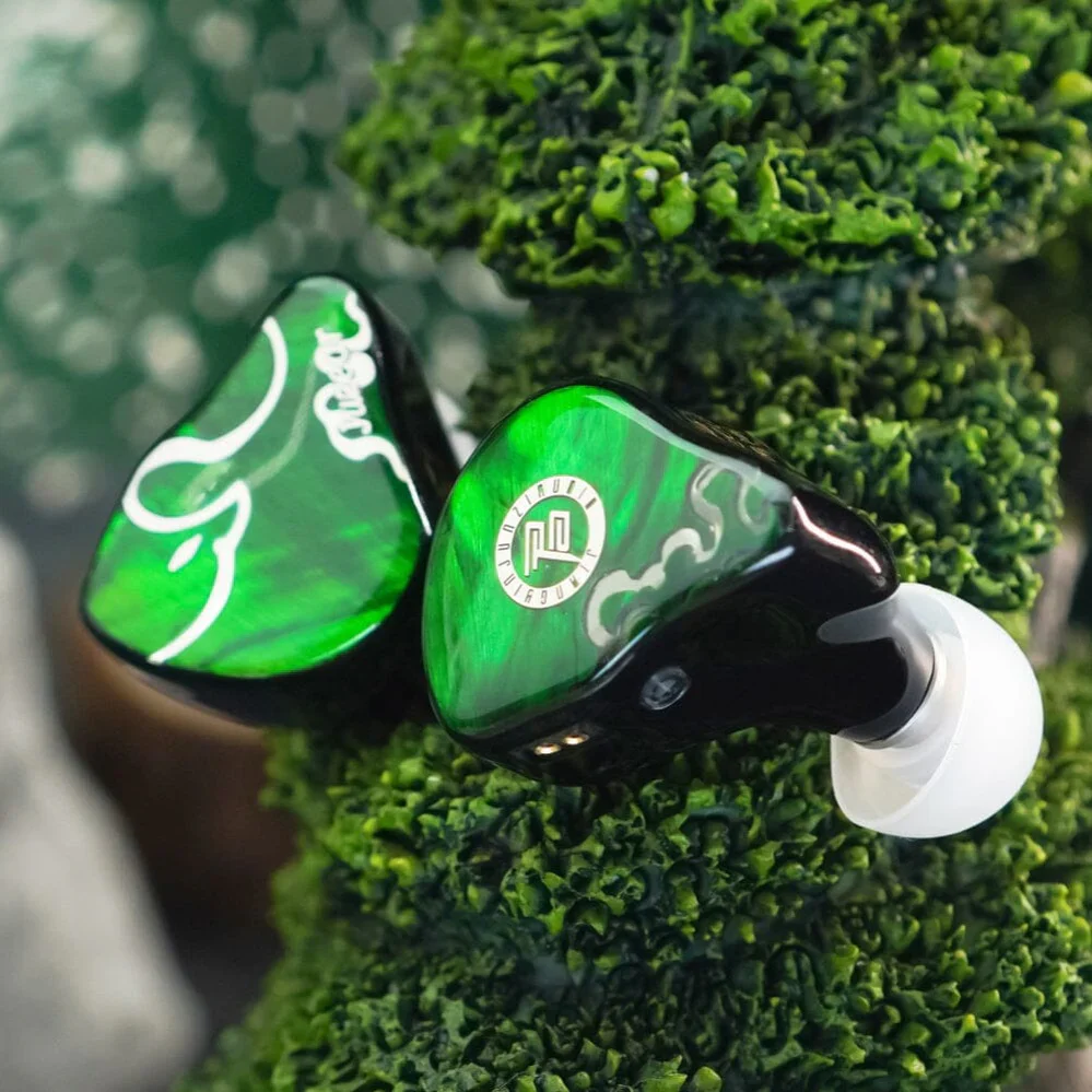 JUZEAR x Z Reviews Defiant - GreshamTech