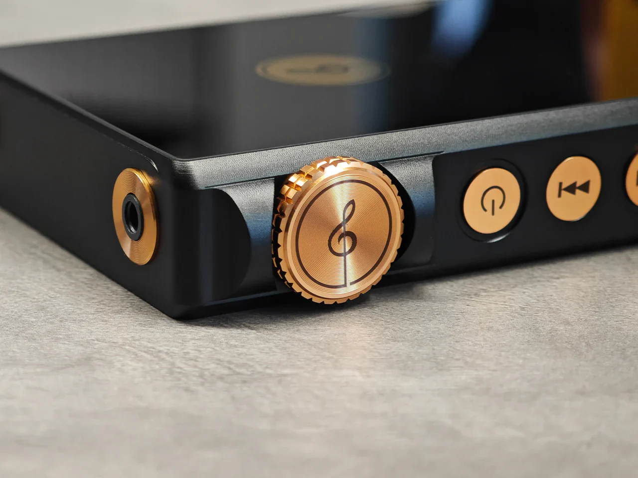 NiPO N2 Falgship Portable Music Player - GreshamTech