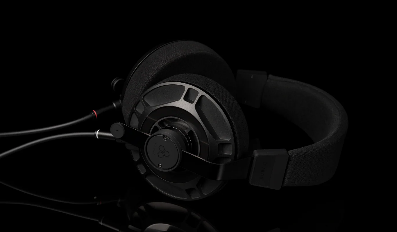 Final D7000 - GreshamTech