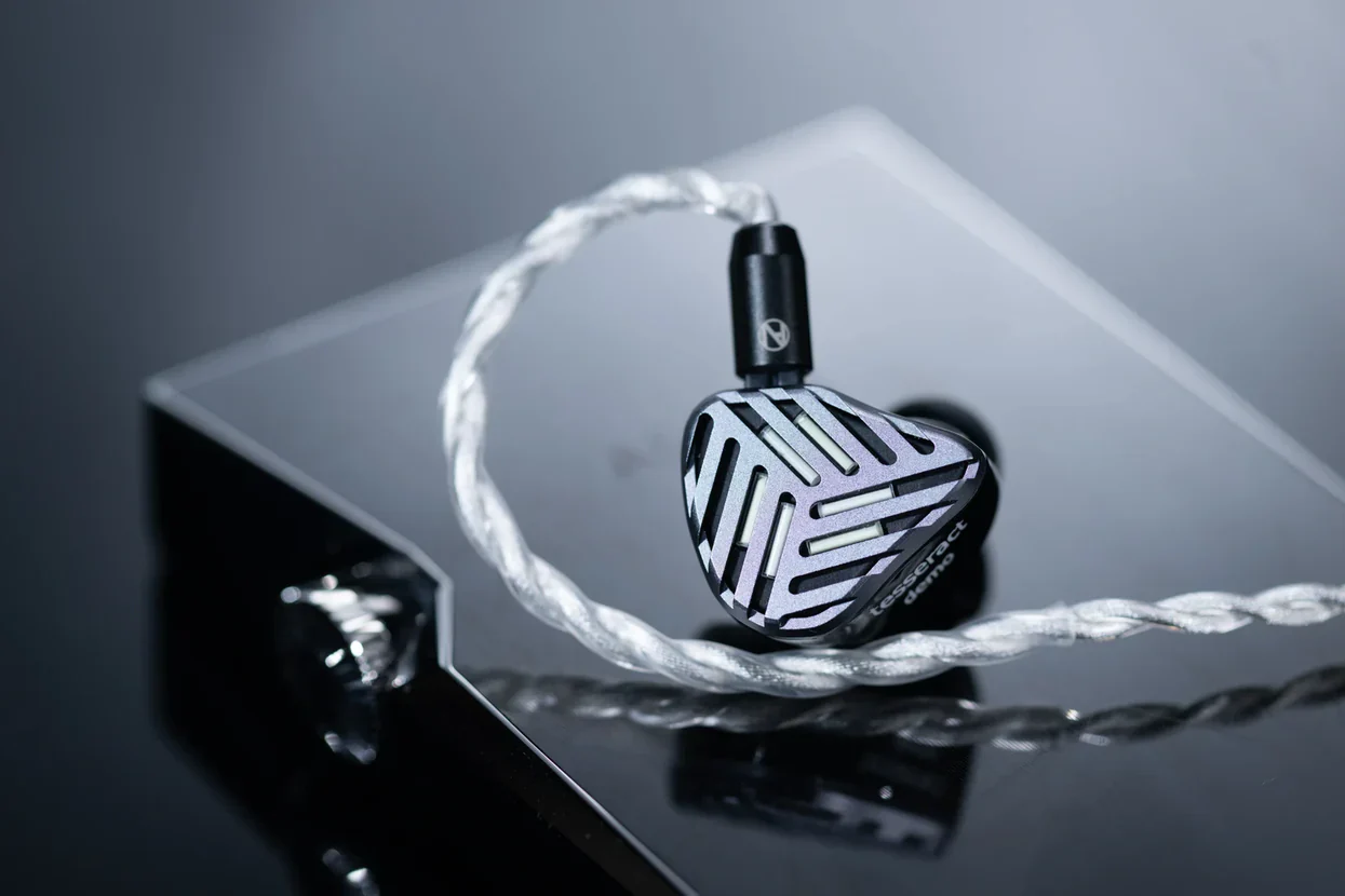 Nostalgia Audio TESSERACT - GreshamTech