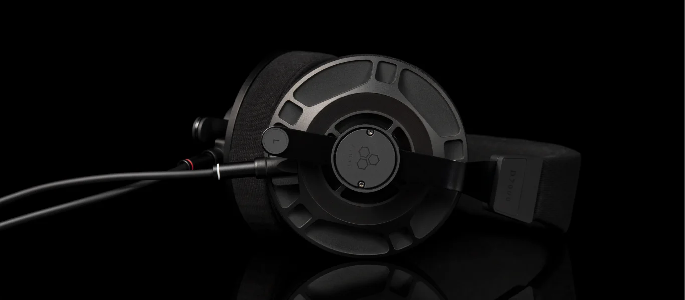 Final D7000 - GreshamTech