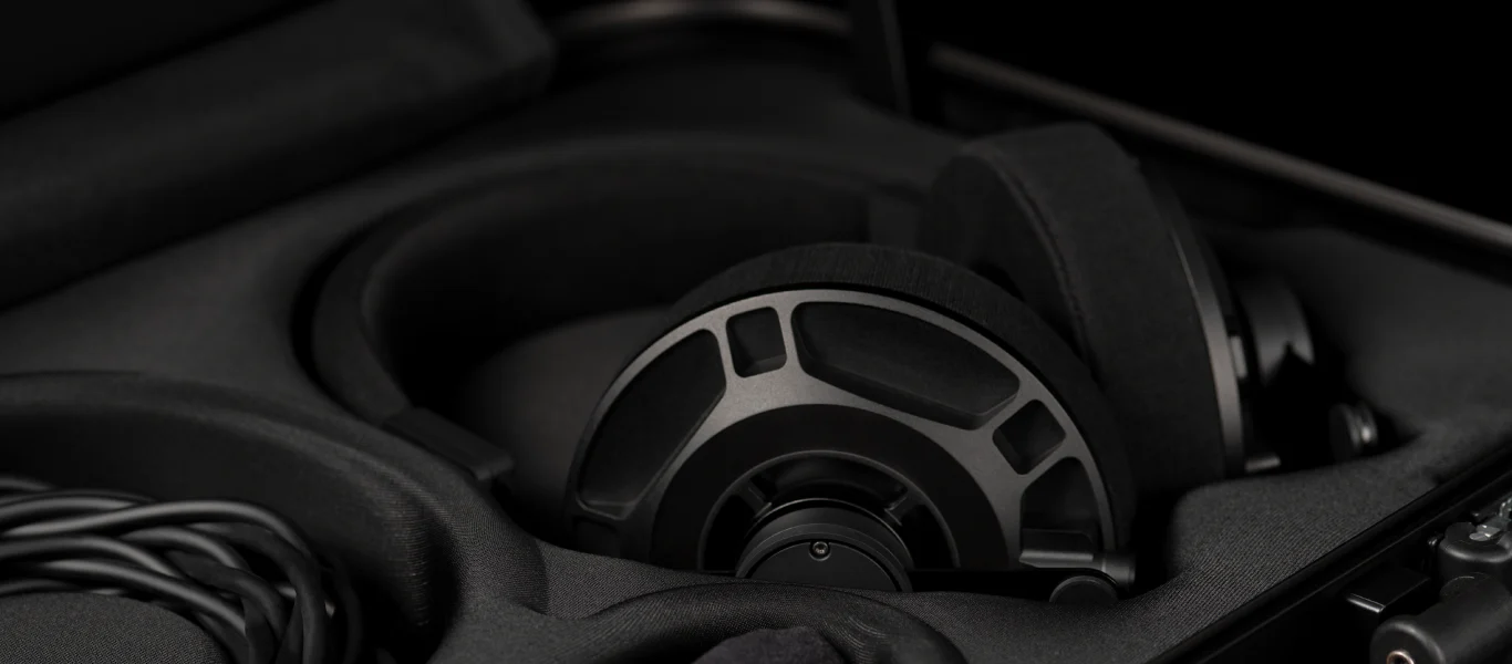 Final D7000 - GreshamTech