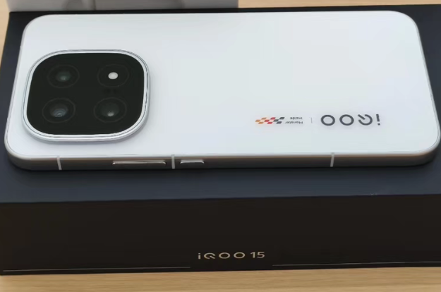 VIVO iQOO 15 Qualcomm 8 Elite Gen 5 16+256GB Mobile Phone Brand New - GreshamTech