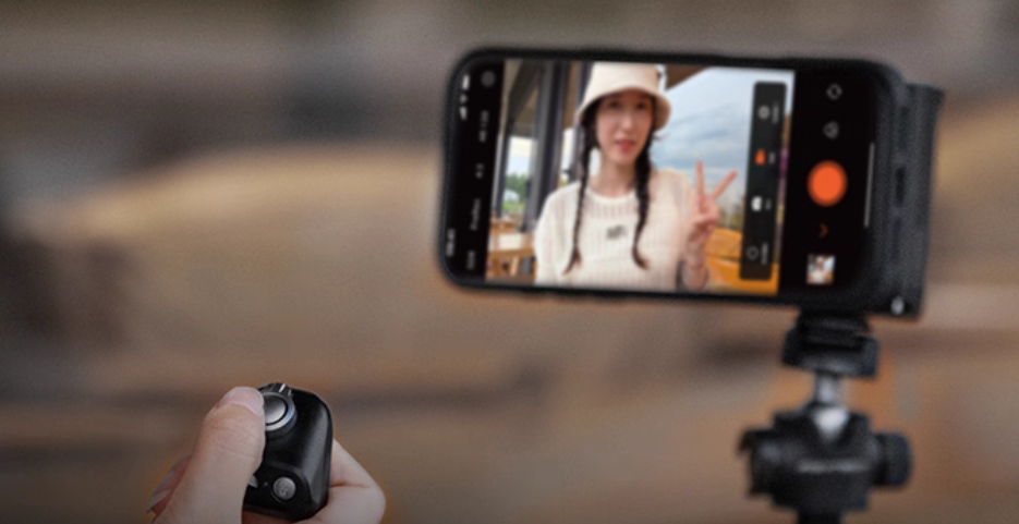 iPhone Android Magsafe Camera Kit Bluetooth connection with battery recharge - GreshamTech