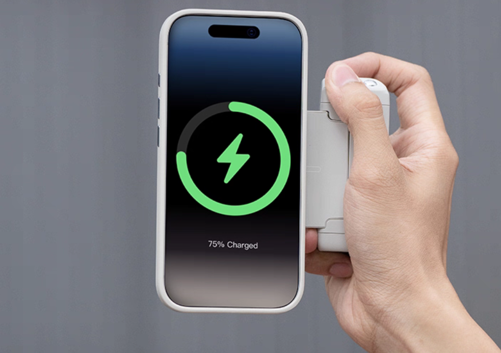 iPhone Android Magsafe Camera Kit Bluetooth connection with battery recharge - GreshamTech