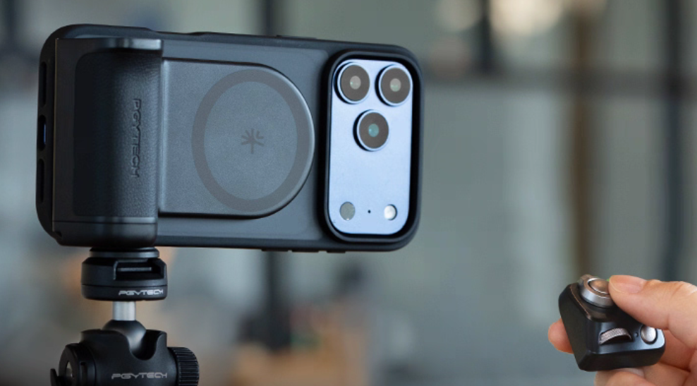 iPhone Android Magsafe Camera Kit Bluetooth connection with battery recharge - GreshamTech