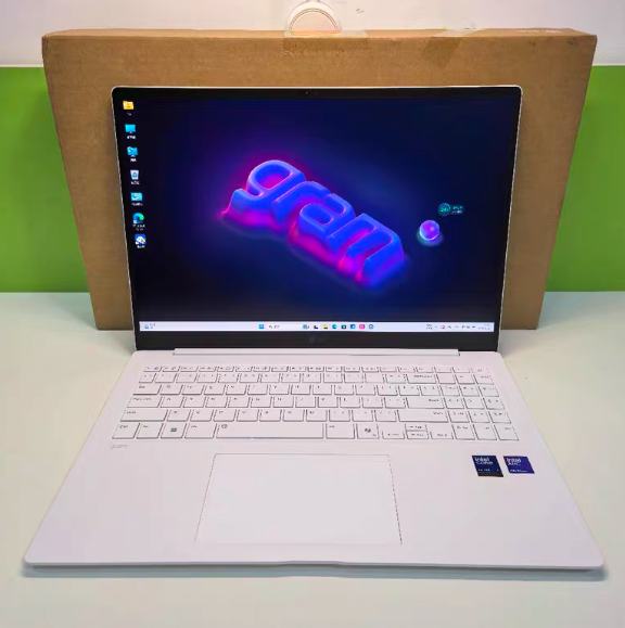 LG Gram Pro Laptop 2025 16'' 144hz 2.5K Ultra7 255H 16GB+1TB Brand New - GreshamTech