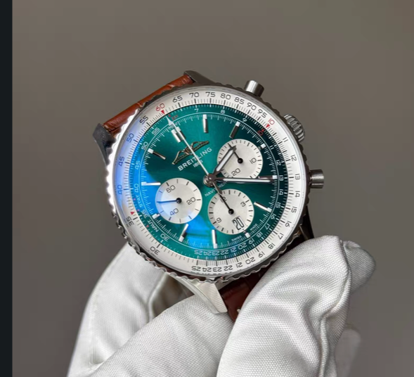 Breitling Navitimer AB01388A1L1P1 43mm Men's Watch Automatic Like New condition - GreshamTech