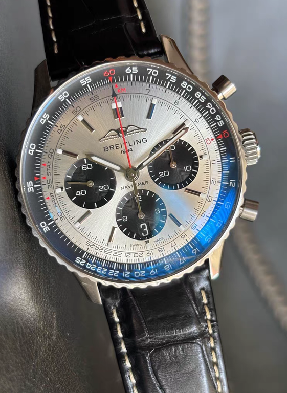 Breitling Navitimer AB0138241G1P1 43mm Men's Watch Like New condition - GreshamTech