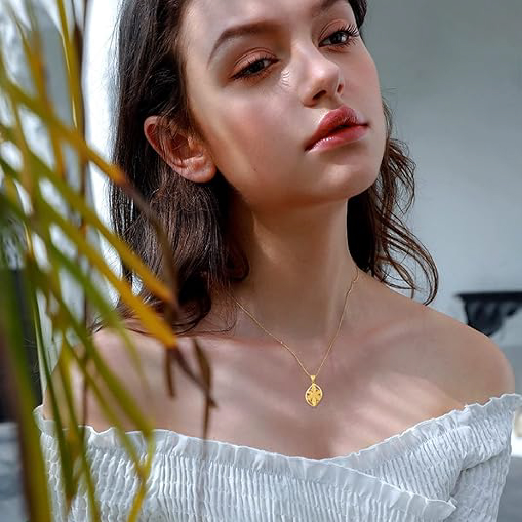 SISGEM Real 18k Gold Flower Leaf Pendant Necklace for Women, Fine Jewelry Prensent for Her, Gold Chain 16-18 Inch