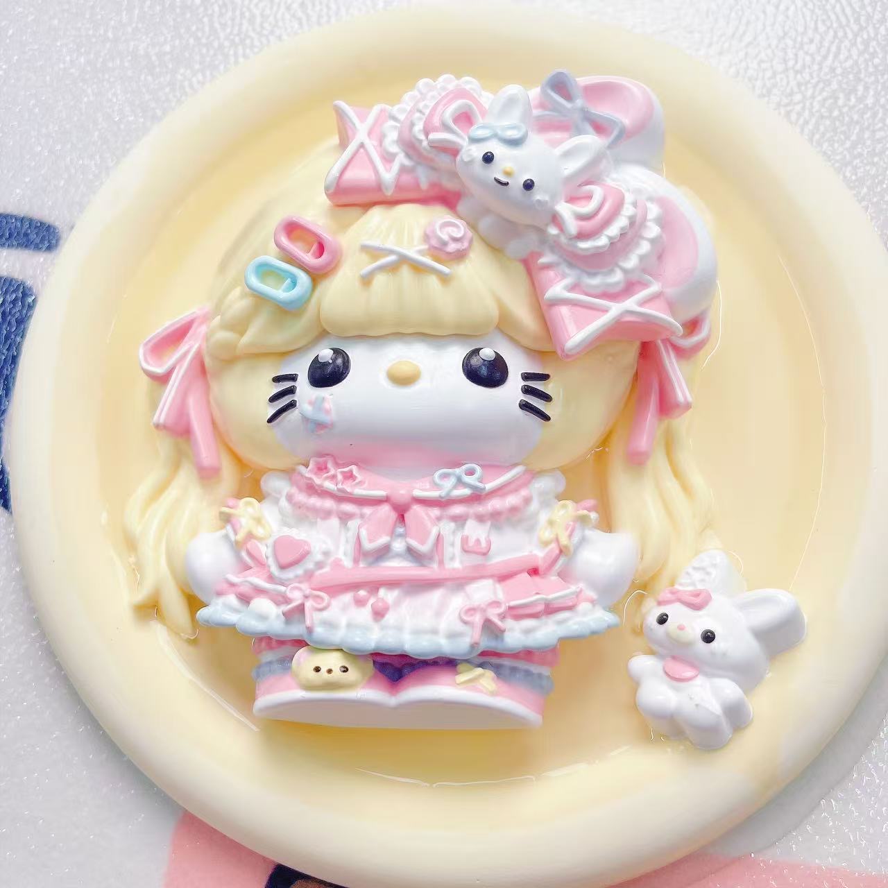 Hello Kitty  PRICENESS Taba Squishy