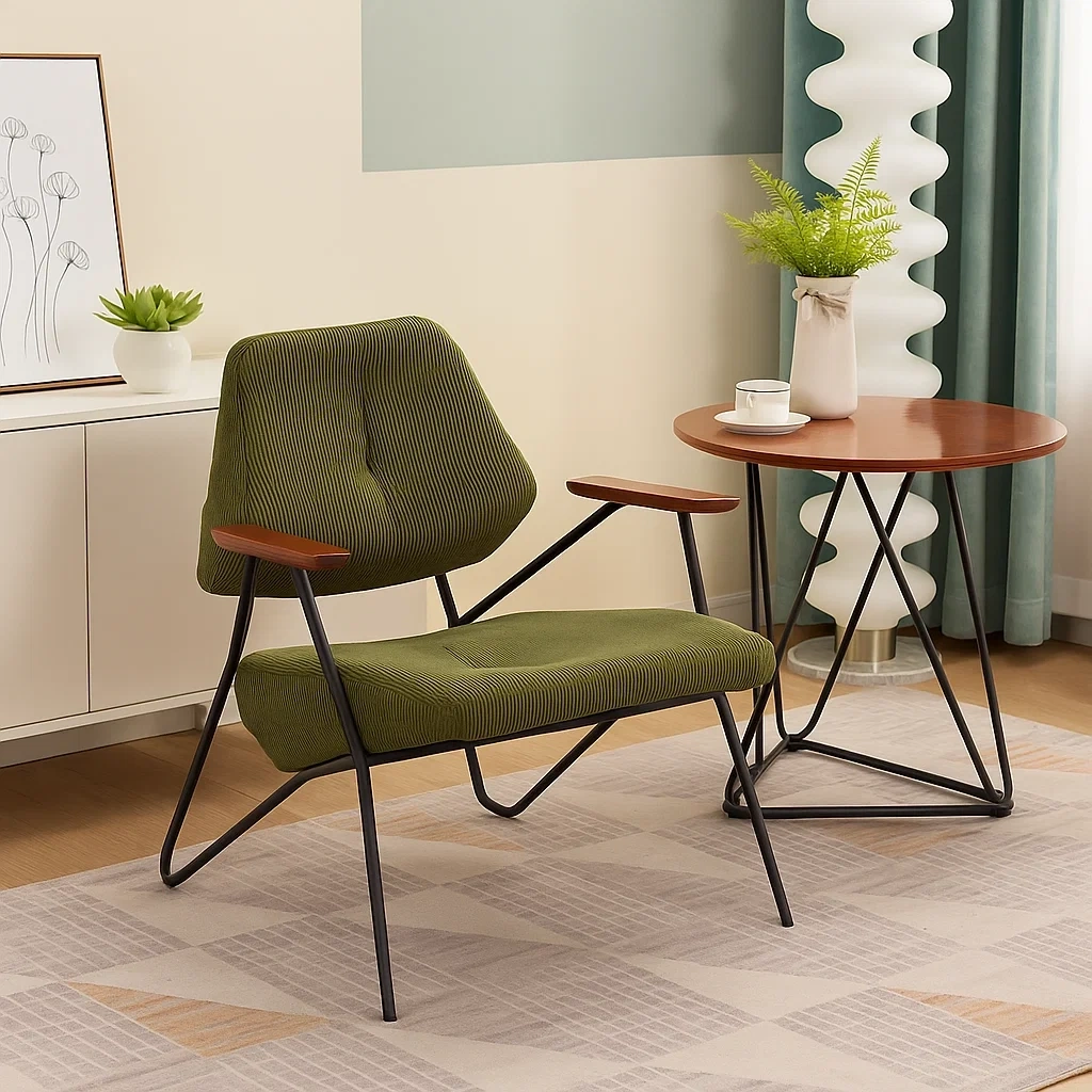 Fauteuil design moderne en métal avec assise rembourrée