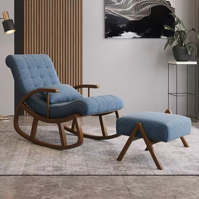 Fauteuil à bascule avec repose-pieds en bois et coussin rembourré