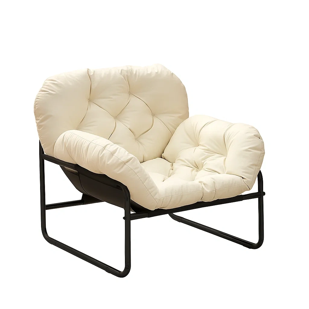 Fauteuil design moderne avec structure métallique et coussins rembourrés