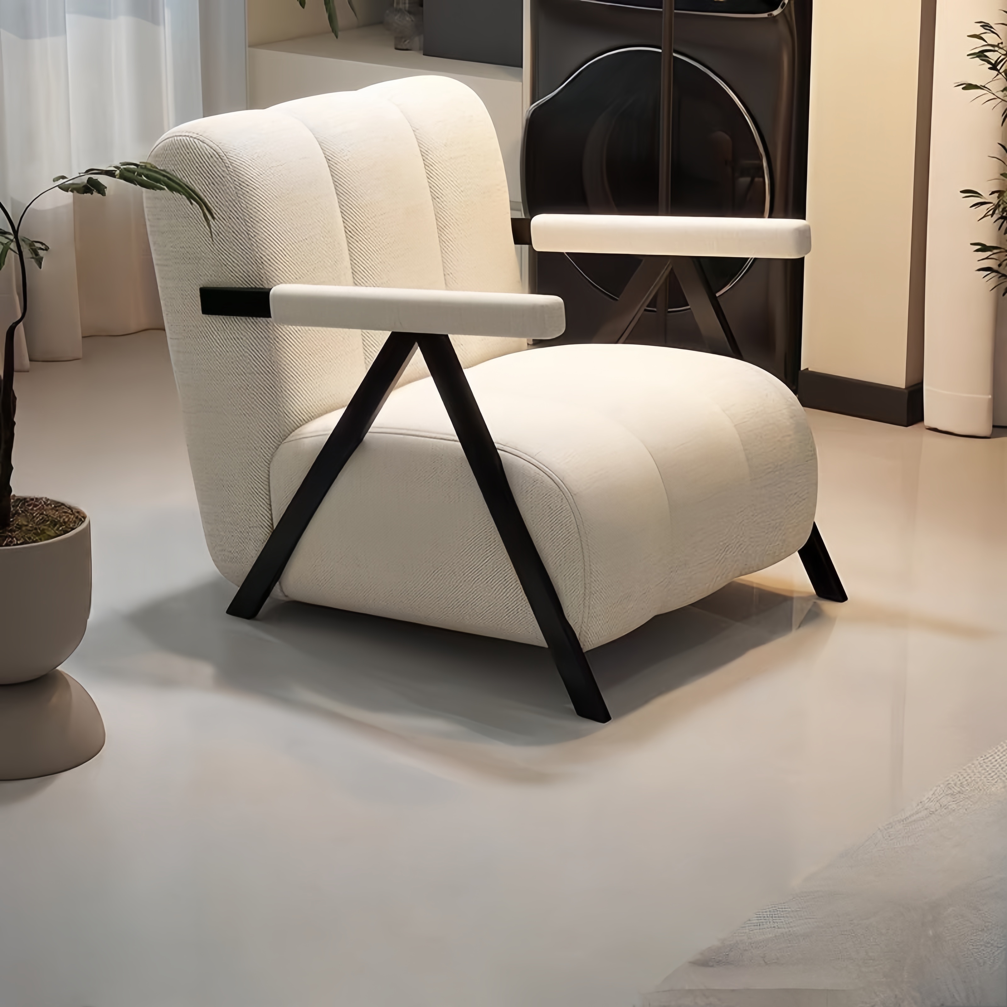 Fauteuil design contemporain avec accoudoirs en bois et assise rembourrée