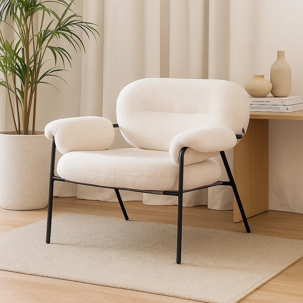 Fauteuil de salon moderne en tissu doux avec accoudoirs