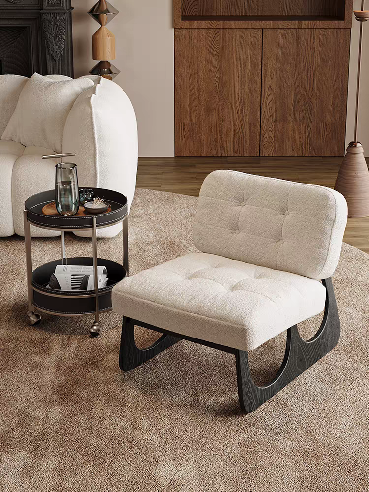 Chaise design moderne avec assise capitonnée
