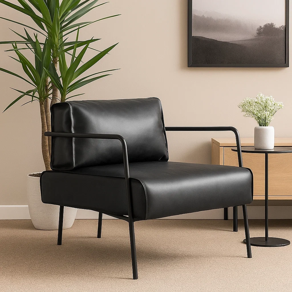 Fauteuil moderne avec structure métallique et assise rembourrée