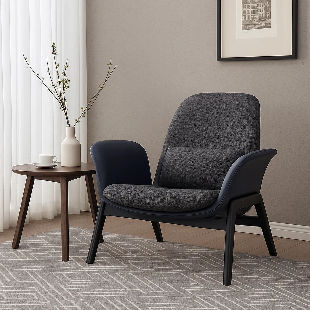 Fauteuil moderne avec structure en bois et assise rembourrée