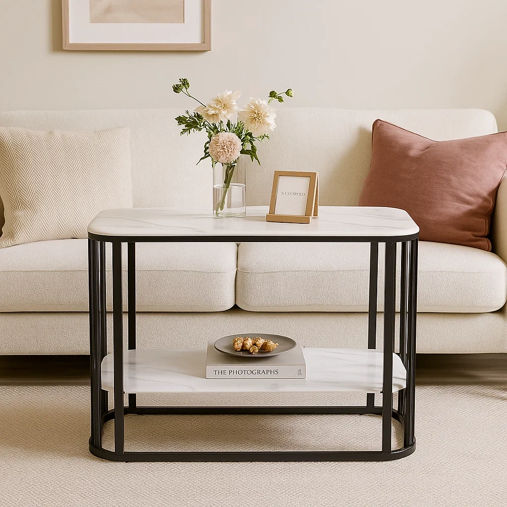 Table d’appoint rectangulaire en marbre avec structure métallique dorée