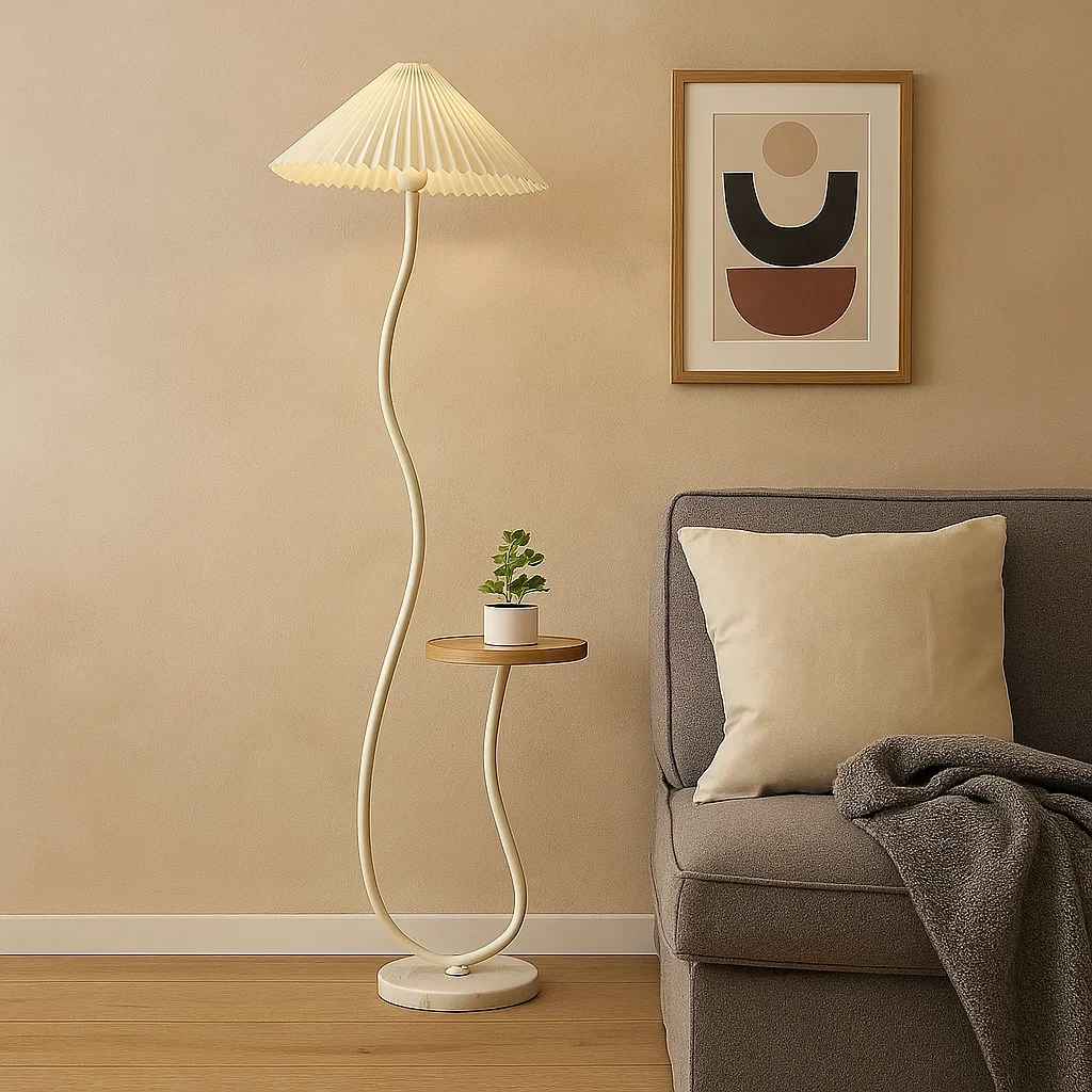 Lampadaire moderne avec table d’appoint intégrée