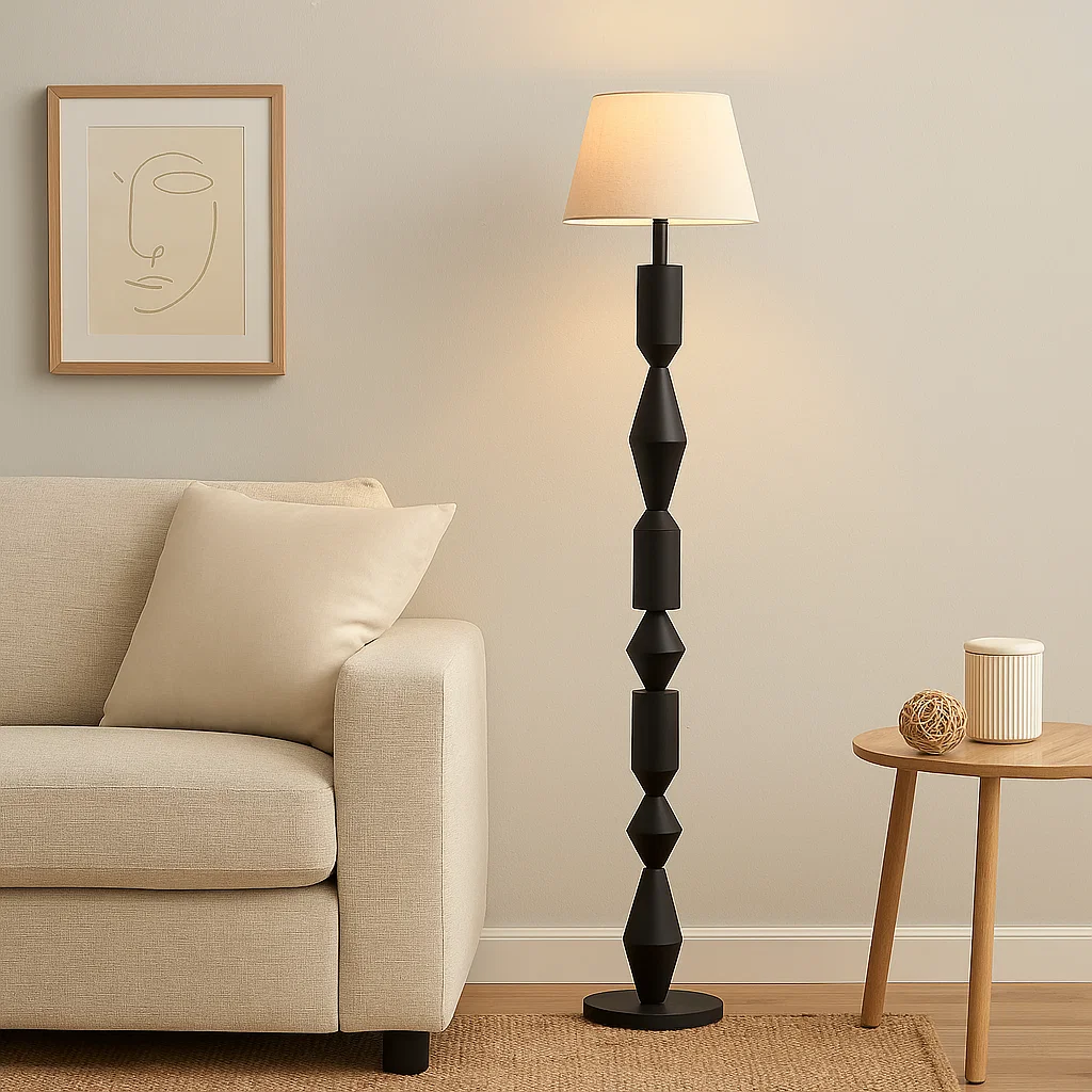Lampadaire moderne avec abat-jour en tissu et pied sculptural