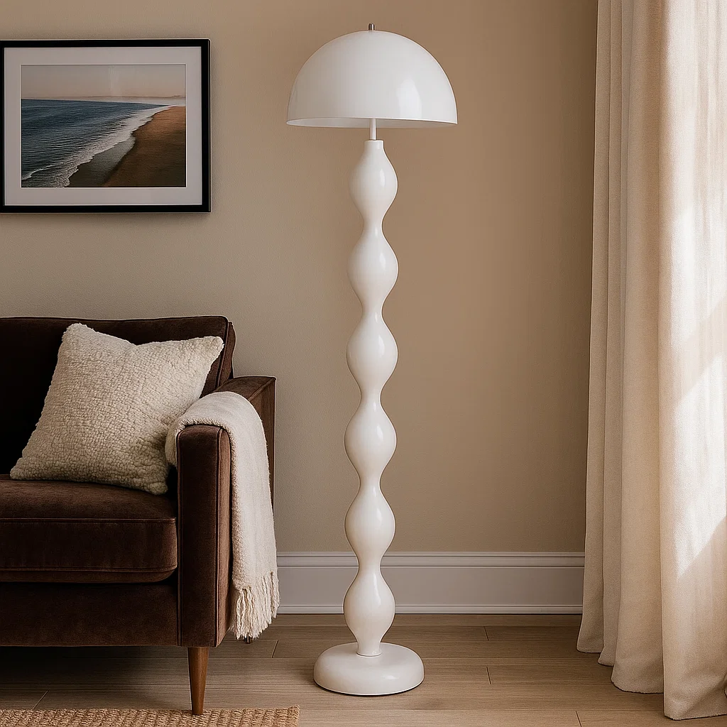 Lampadaire design moderne avec pied ondulé et abat-jour hémisphérique