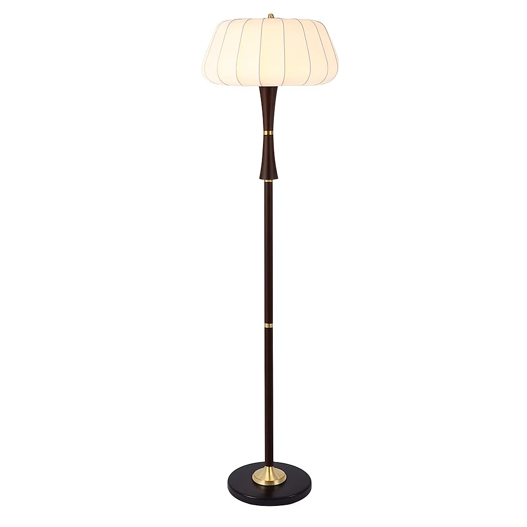 Lampe sur Pied Design Classique avec Abat-jour en Soie Blanche – Bois Noyer et Laiton