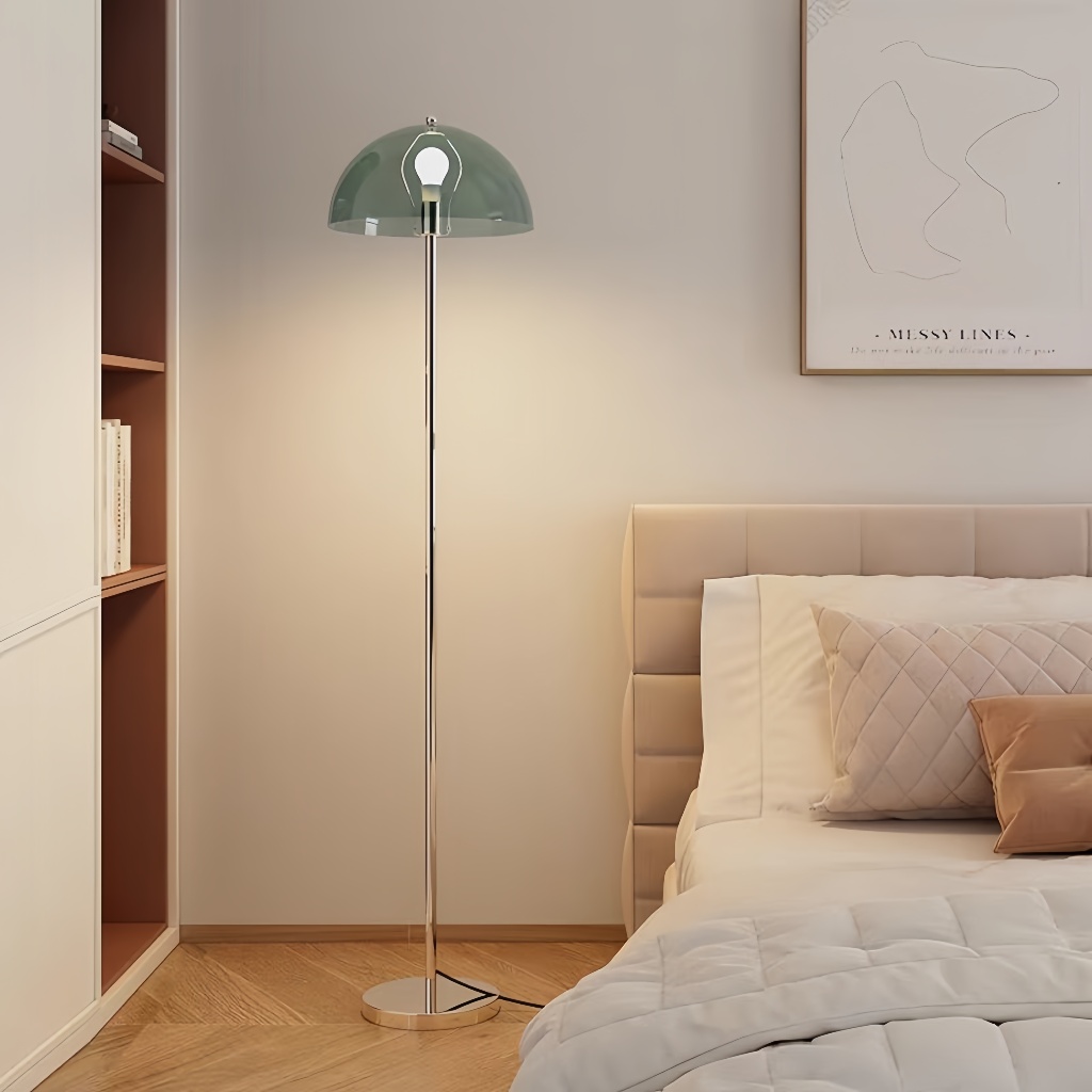 Lampadaire Moderne avec Abat-jour en Dôme et Structure en Métal