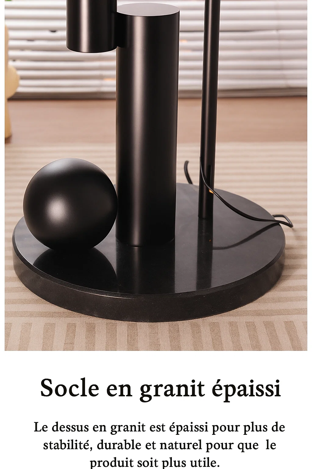 Lampadaire multifonction en bois massif avec abat-jour en verre coloré et table intégrée