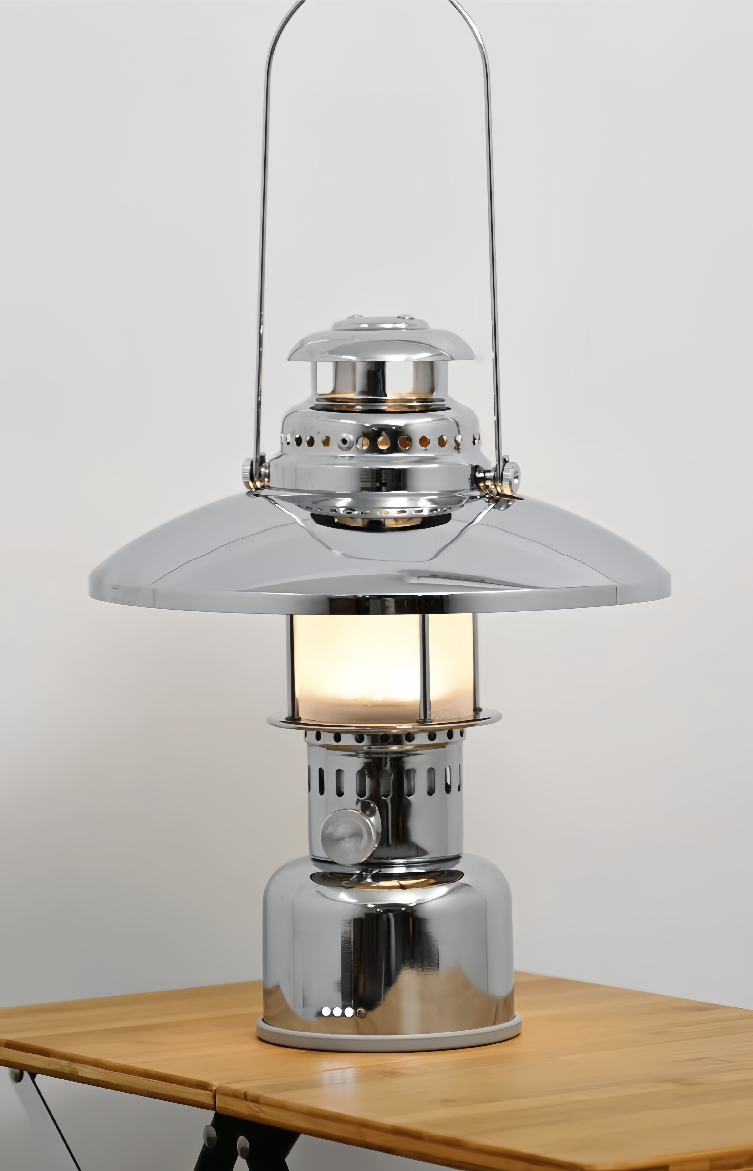 Lanterne LED métallique rechargeable – design premium en acier inoxydable avec gradation réglable