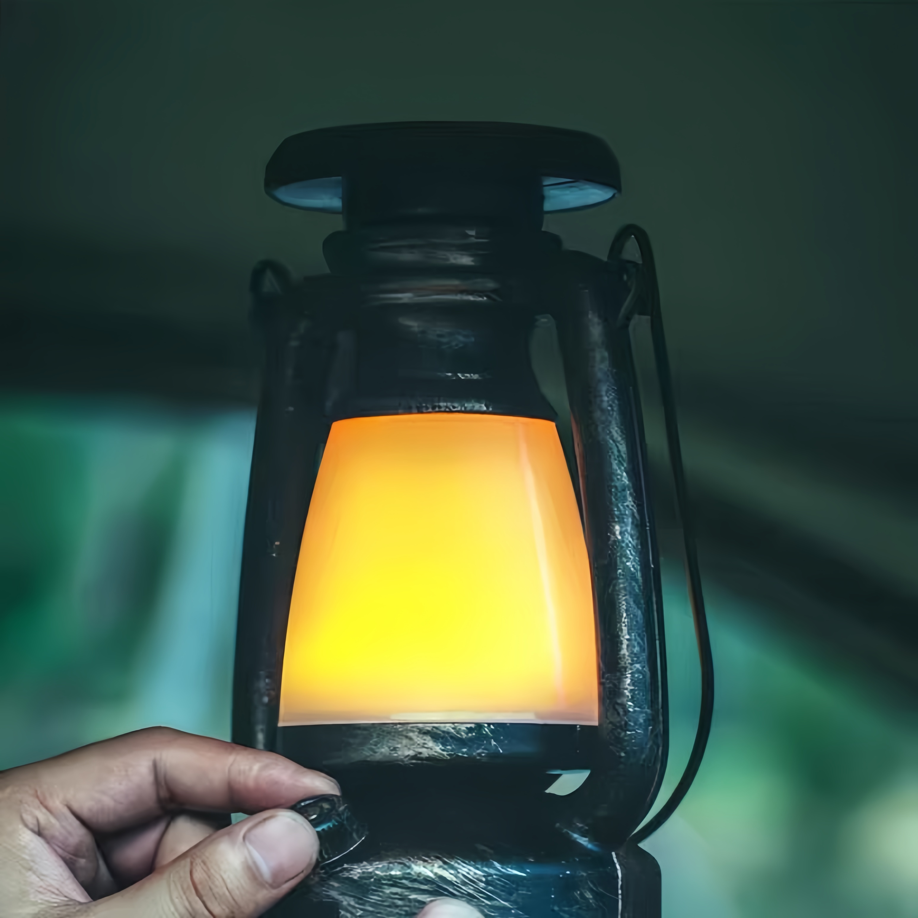 Lanterne LED étanche rechargeable – lumière réglable pour camping et extérieur