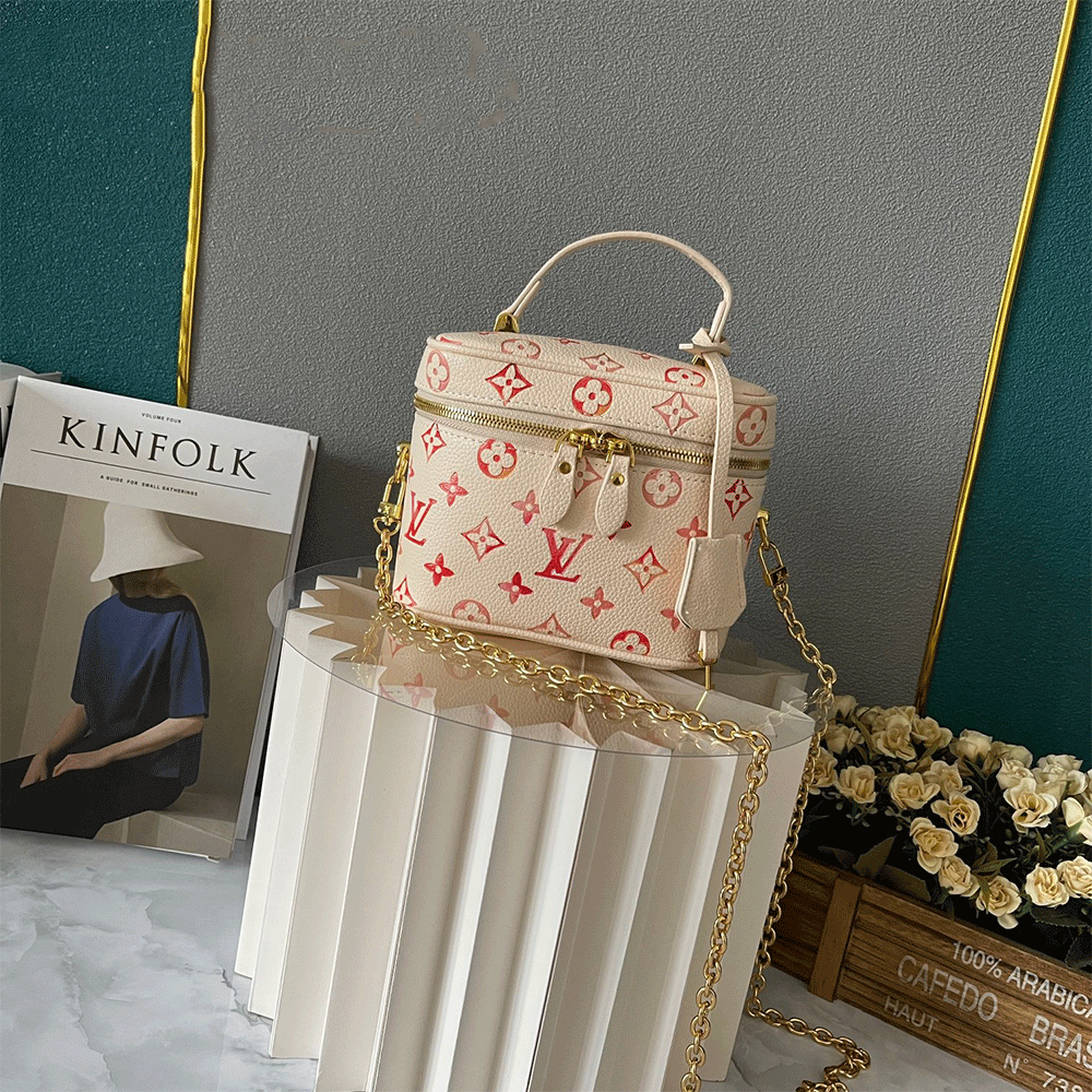 Louis Vuitton LV Cosmetic Bag （Replica）