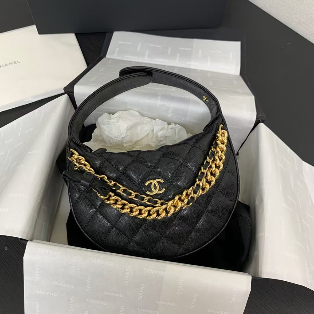 Chanel Calfskin Pouch on Gold Chain(Replica)