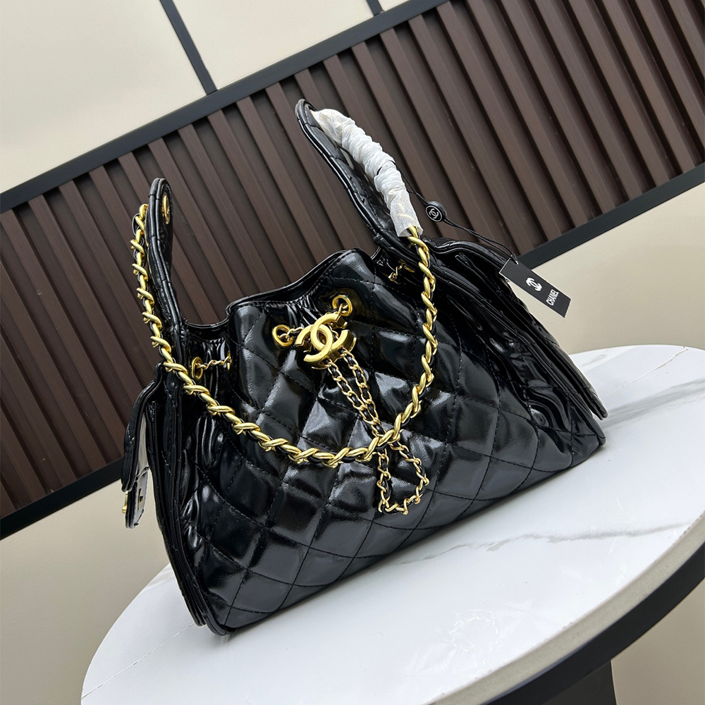 CHANEL 25 Handbag Patent leather & Gold-Tone Metal(Replica)